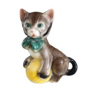 Vintage Royal Copley Kitten With Ball Of Yarn Planter Cat Green Eyes Mid Century